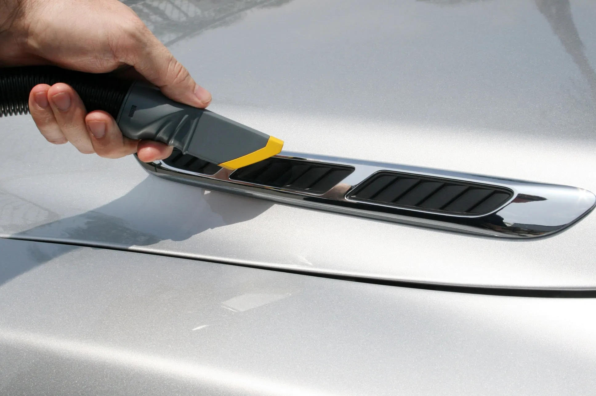 AutoSpa 94005AS Bagless Auto-Vac Hand-Held 120V Vacuum - Grey - Heavy-Duty 560 Watt Motor - Image 9