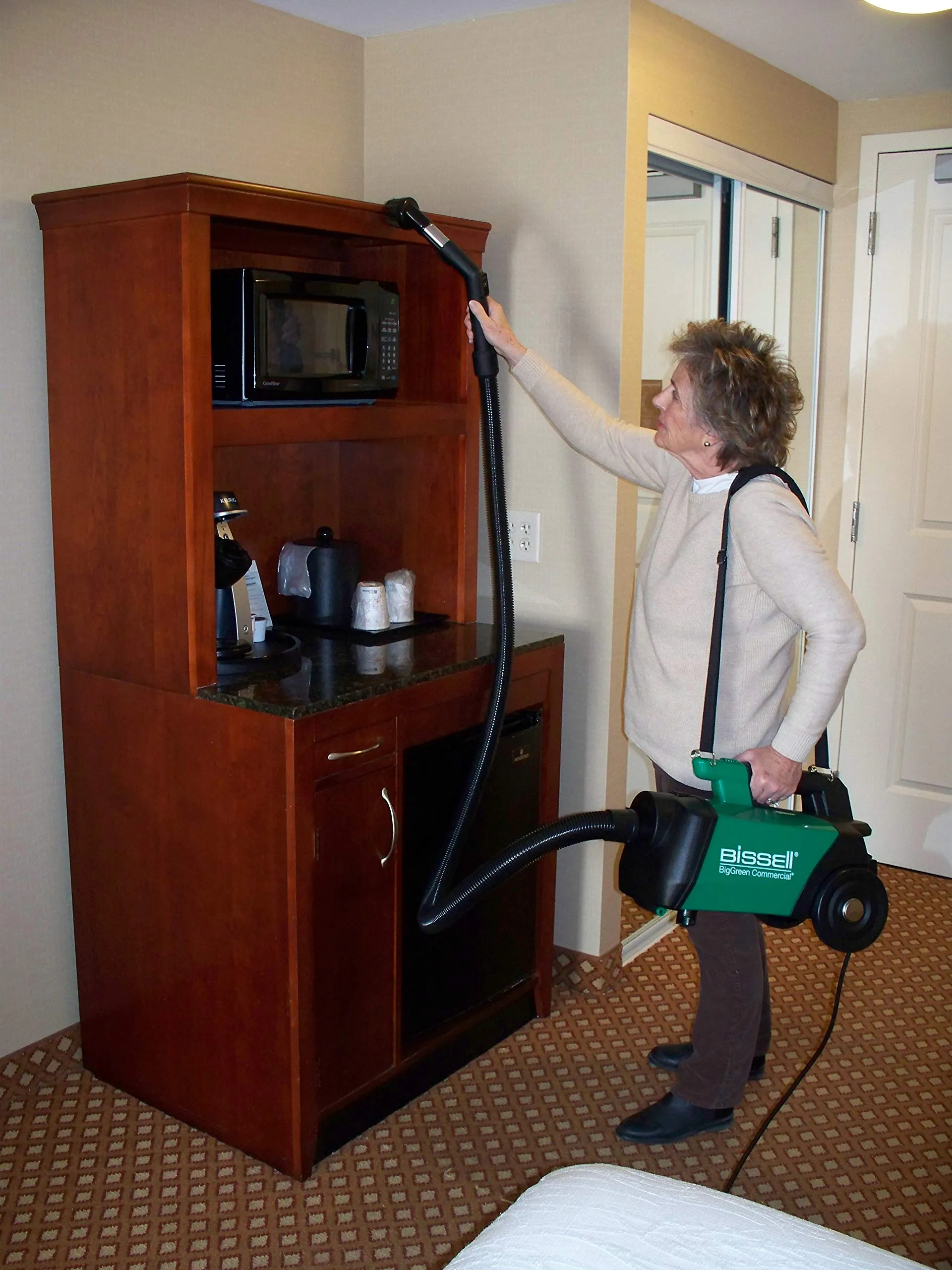 Bissell BigGreen Commercial BGC3000 Portable Canister Vacuum - Green & Black, Lightweight, 30ft Cord - Image 5