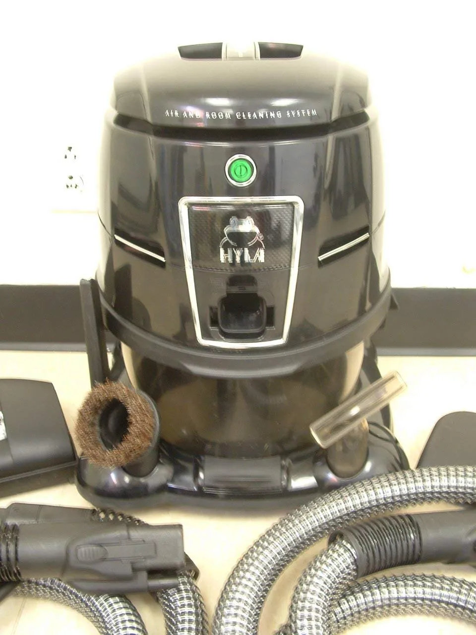 Hyla GST Water Filtration Vacuum with Accessories - Superior Pet Hair Pickup, LED Lighting - Image 2