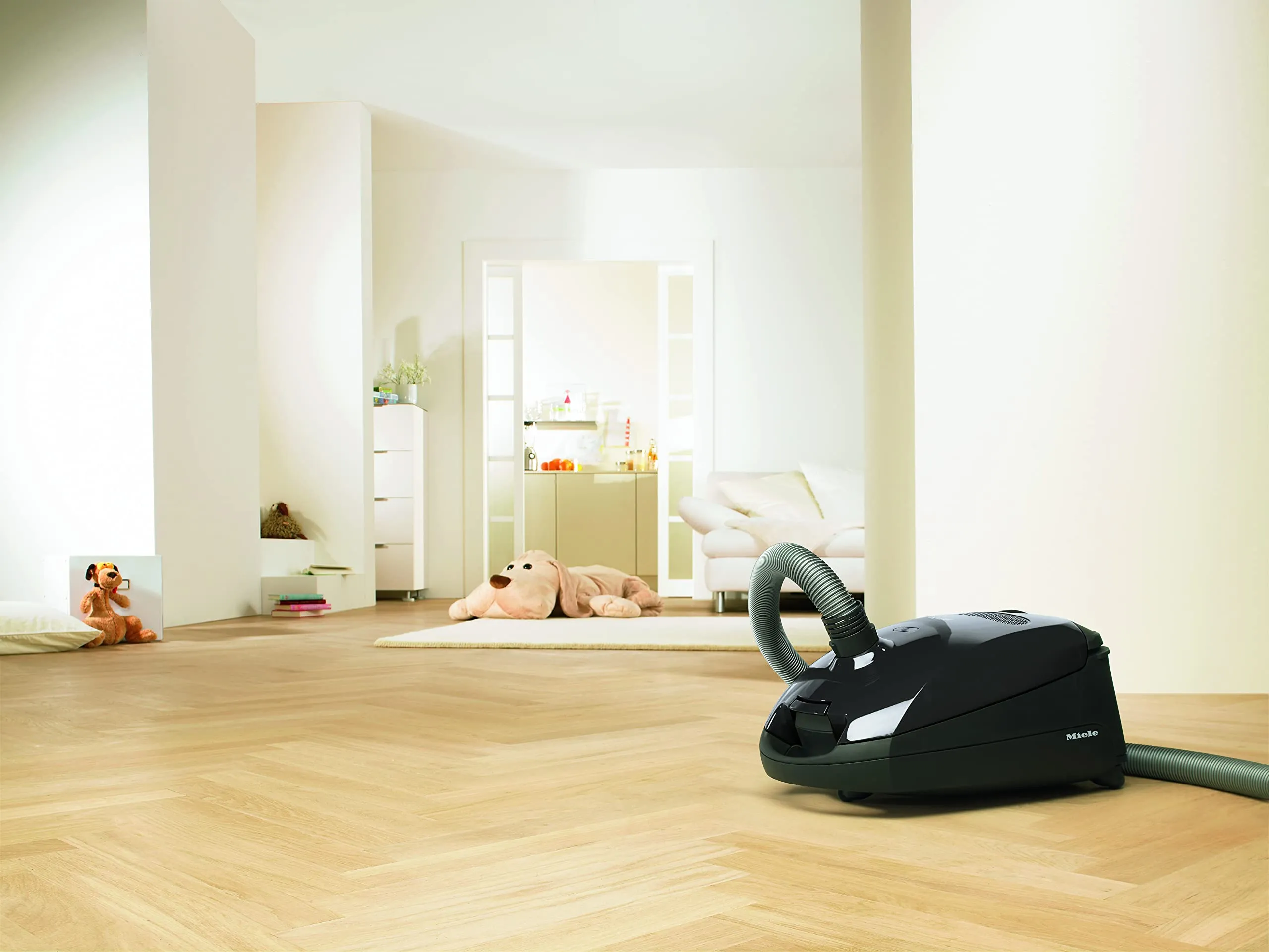 Miele Classic C1 Vacuum Cleaner - Graphite Grey, Strong Suction, Ideal for Hard Floors & Carpets - Image 7