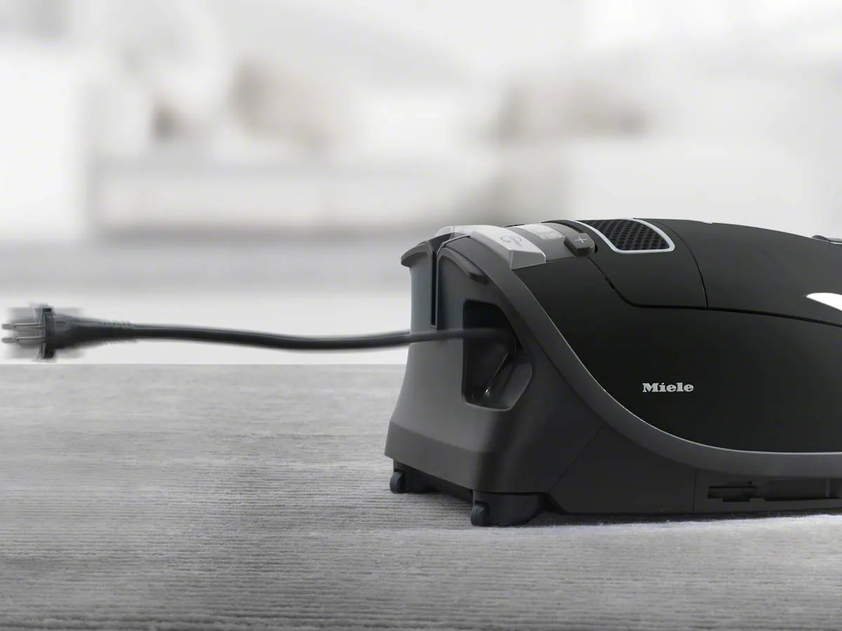 Miele Complete C3 Kona HEPA Canister Vacuum Cleaner Bundle with Powerhead & Filter Pack - Image 4