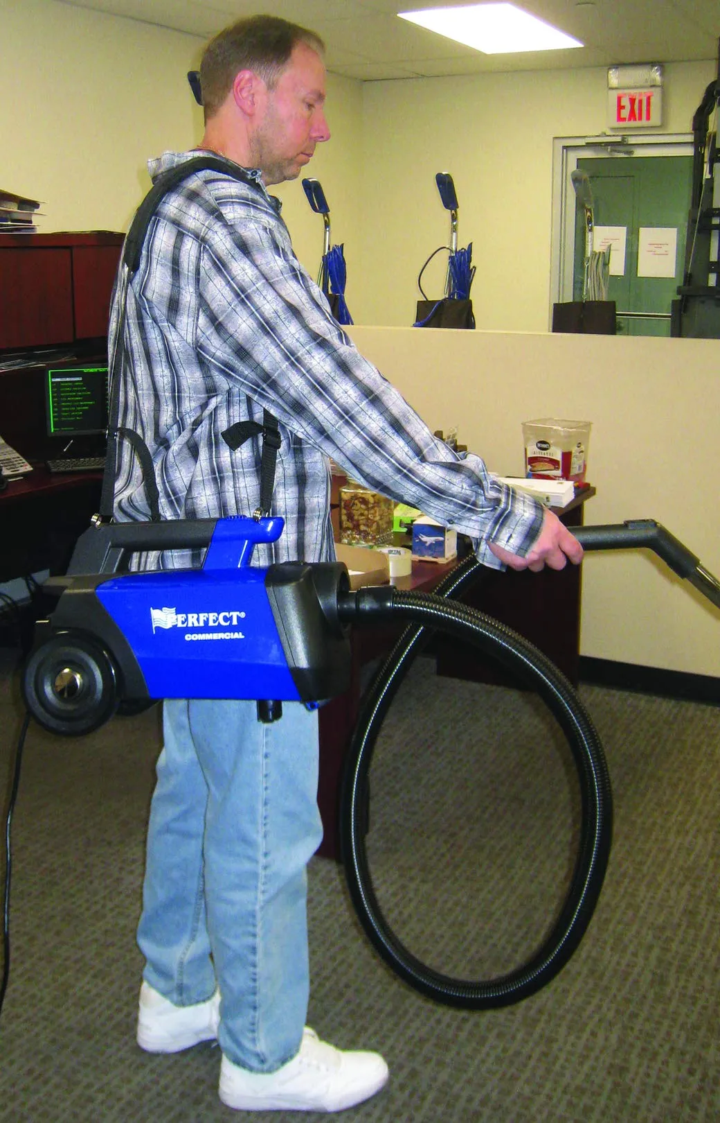 Perfect Products C105 Portable Commercial Canister Vacuum - Lightweight, Powerful, Blue - Image 8